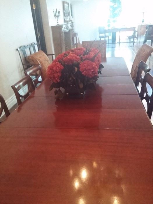 Beautiful  Queen Anne dining table
