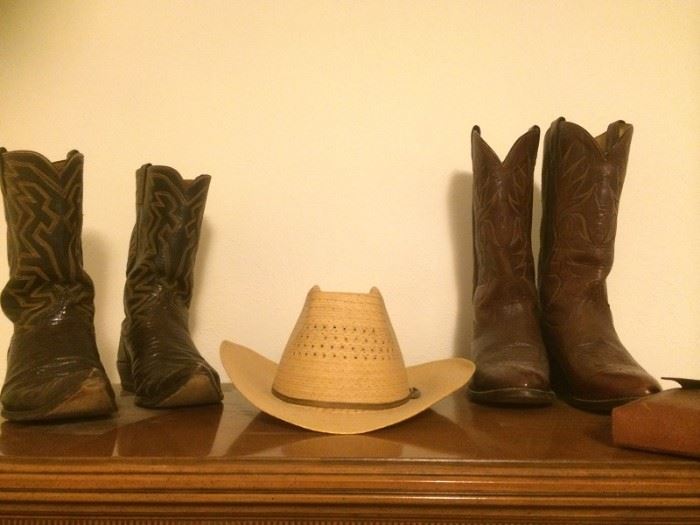 Mens boots & hats.