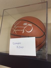 Shawn Kemp signed basketball 
