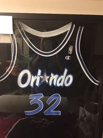 Orlando jersey signed by Shaquile O'neal 