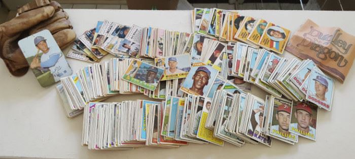 EHT181 Topps 1960's Baseball Cards, Cereal Cards, Spalding Glove 
