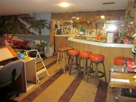 Awesome 1960's Hawaiian Tiki bar & lounge.