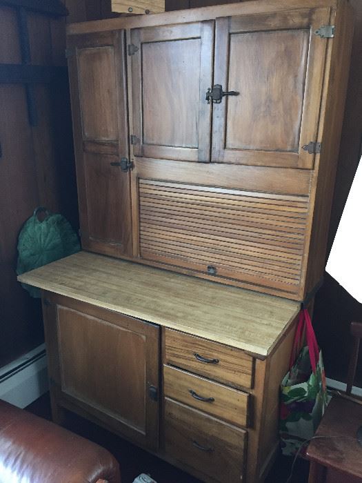 Antique Hoosier cabinet, with Flour sifter