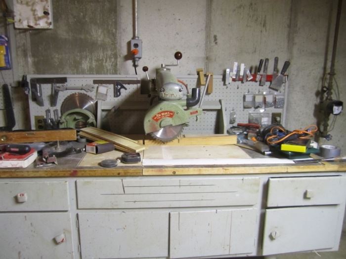 radial arm saw work table/chest