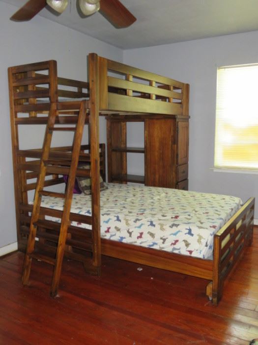 SOLID WOOD BUNK BED SET WITH FULL BED AND TWIN BED ON TOP