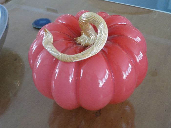 Gorgeous Large Art Glass Pumpkin by Cohn-Stone.  Notice the Gold in the stem .....