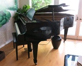 Kawai G3 40 Ebony Grand Piano w/ Player System.       6' 1"