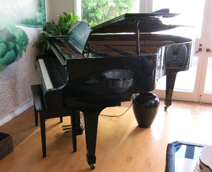 Kawai G3 40 Ebony Grand Piano w/ Player System.       6' 1"