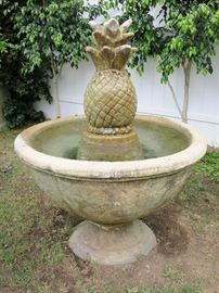 Large Pineapple Fountain w/ Re-circling Pump