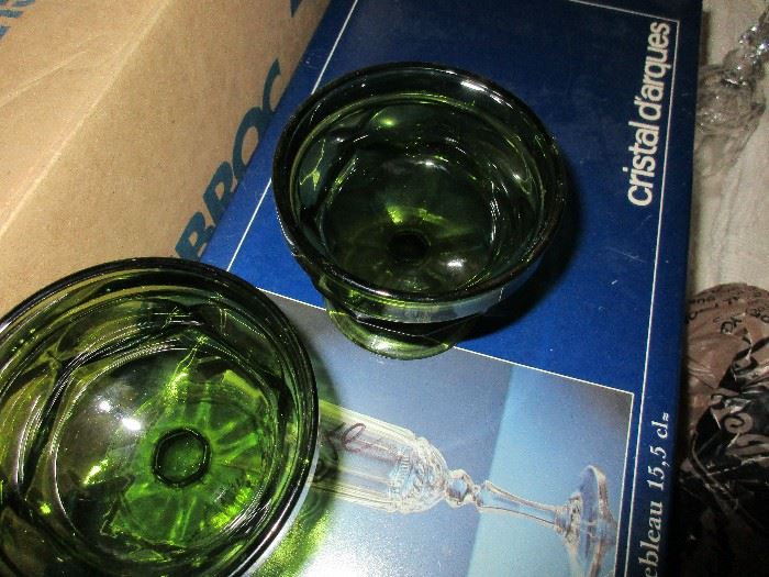 GREEN GLASSES