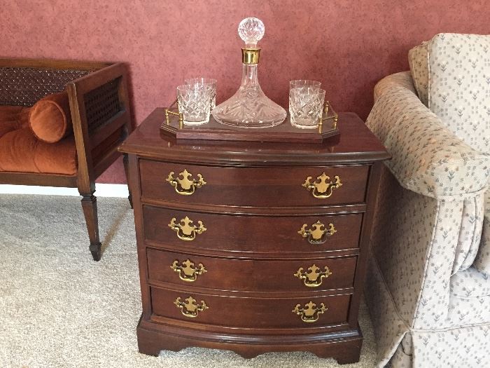 end table with 4 drawers, glass decanter set