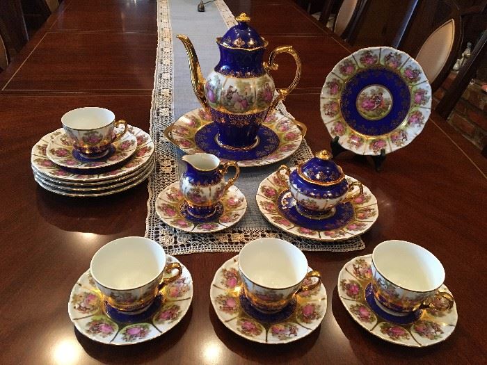 Vintage HW Porzellan Hand Painted Tea Sets. Just displayed, Excellent Condition.