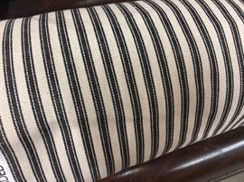 Fabric bolt stripe pattern