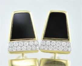 Lot 96: 14kt yellow gold diamond and onyx earrings, 16.6 grams