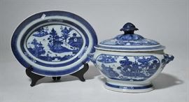Lot 186: 19th C. blue and white Chinese Export tureen and under tray, 15"L. plate and 14"L. tureen