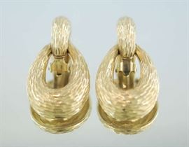 Lot 471: Pair of heavy 14k gold earrings, 19.2 grams