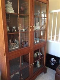 Glass curio cabinet/bookcase - Beautiful!