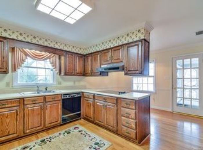Kitchen cabinets, counters, appliances