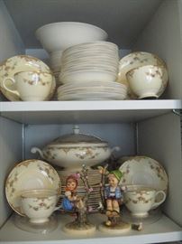 Eggshell Nautilus place settings w/ serving pieces