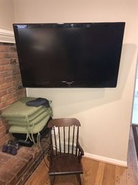 SAMSUNG LARGE FLATSCREEN TV