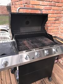 CHAR-BROIL BBQ GRILL