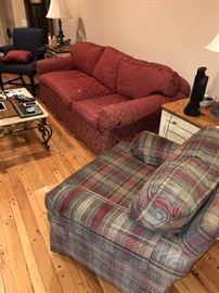 RED HENREDON SOFA-NEEDS RE-UPHOLSTERING 