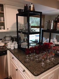 KITCHENWARE AND GLASSWARE