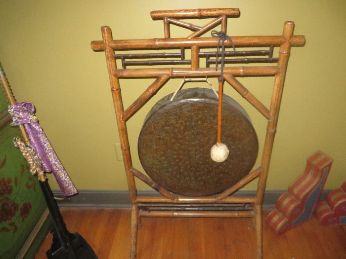 Brass gong with bamboo stand and stiker