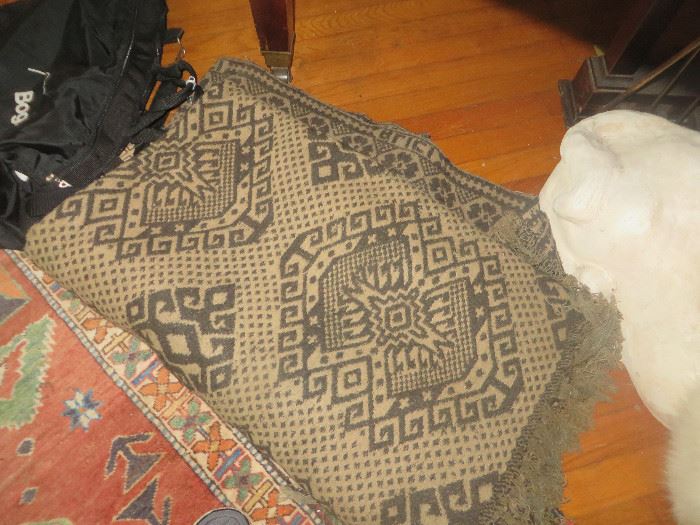 FOLDED RUG WE HAVE NOT SEEN