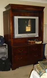 Entertainment armoire