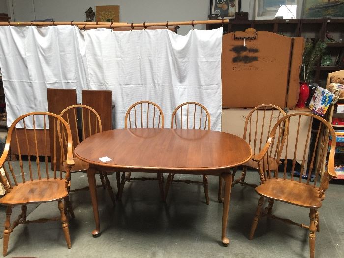 Ethan Allen table with 6 chairs and extension leaves