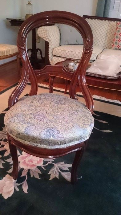 Hand carved wooden chair (well condition) 