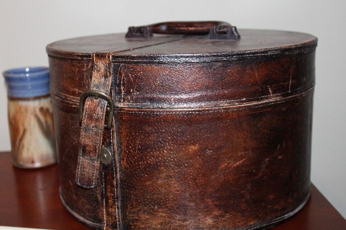 Decorative hat box/luggage