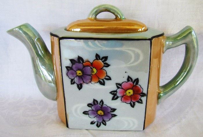 Sweet hand-painted Japan teapot