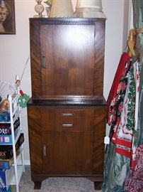 Deco medical Cabinet, lighted top section with glass shelves. Light goes off when door closes.