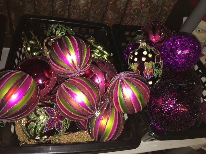 Breathtaking handmade Christmas balls...check out the black ones!! Wow!