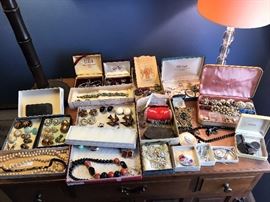 Vintage jewelry, WWI uniform buttons