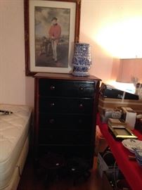 #18 pine chest of drawers w black drawers 32x17x46 $65