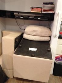 #59 6 piece sectional cream and tan $250
 (3) arm corner sections 33x36 $75ea
 (3) armless sections 27x36 $50ea
 ottamen