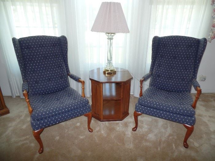 2 matching wing back chairs, side table and crystal lamp