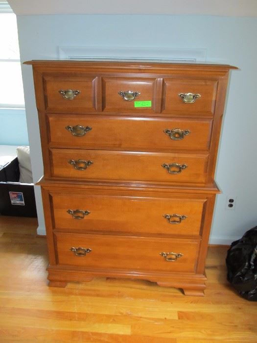 'Vilas"5 drawer dresser $100 on Saturday!!