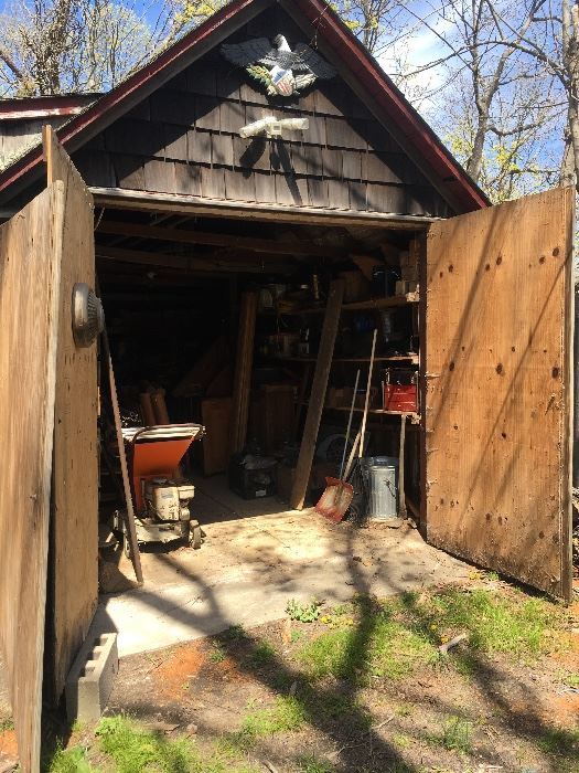 Estate/Tag Sale Inside Private Home in Center Moriches, NY starts on 5