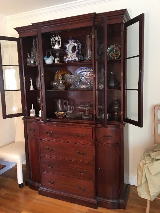 This Cabinet becomes a desk and is in amazing condition 