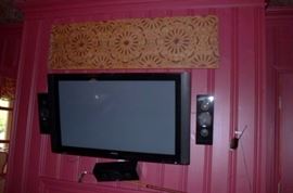 Flat Screen TV and Decorative