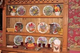 Decorative Plates with Decorative