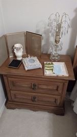 thomasville 1 nightstand