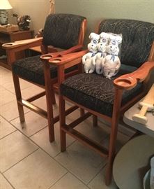 4 of these fab barstools, complete with cupholders and cue holders