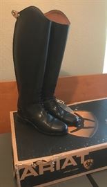 almost new women's Ariat riding boots