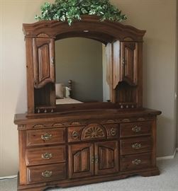 Triple Dresser with Lighted Mirror/Hutch