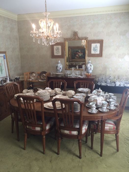 Dining Room, Henredon mahogany table and six chairs